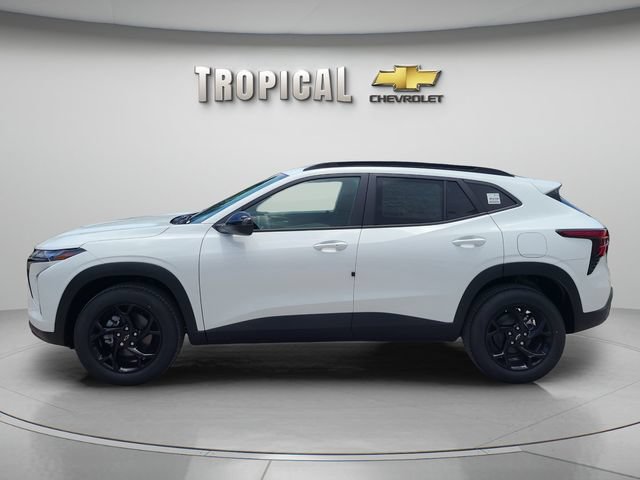 New 2026 Chevrolet Trax LT w/ Midnight Edition FWD image 2