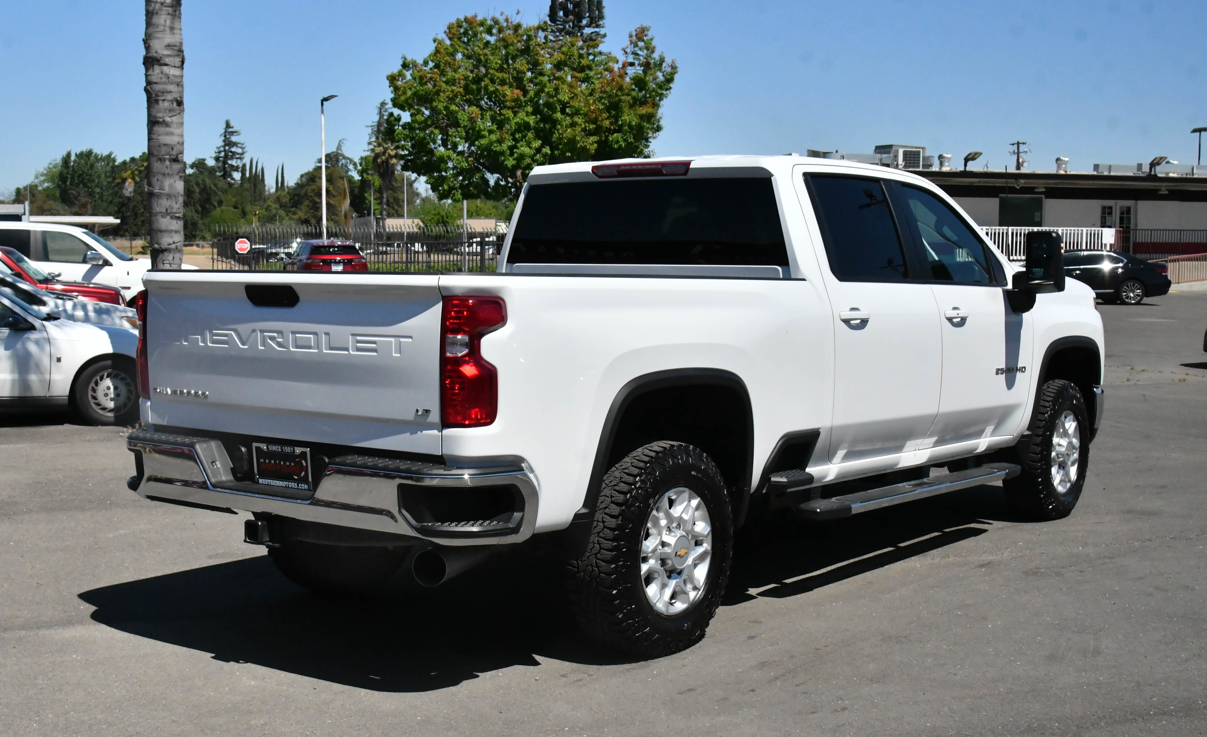 Used 2025 Chevrolet Silverado 2500 LT AWD/4WD image 8