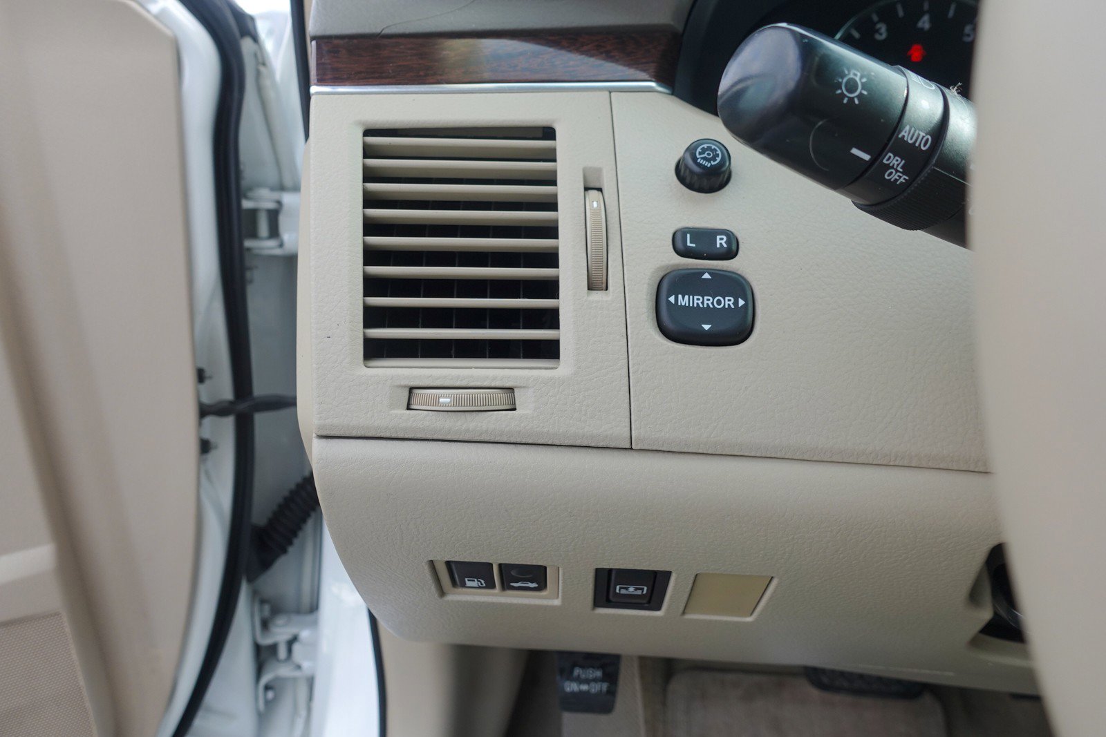 Used 2008 Toyota Avalon Limited image 12