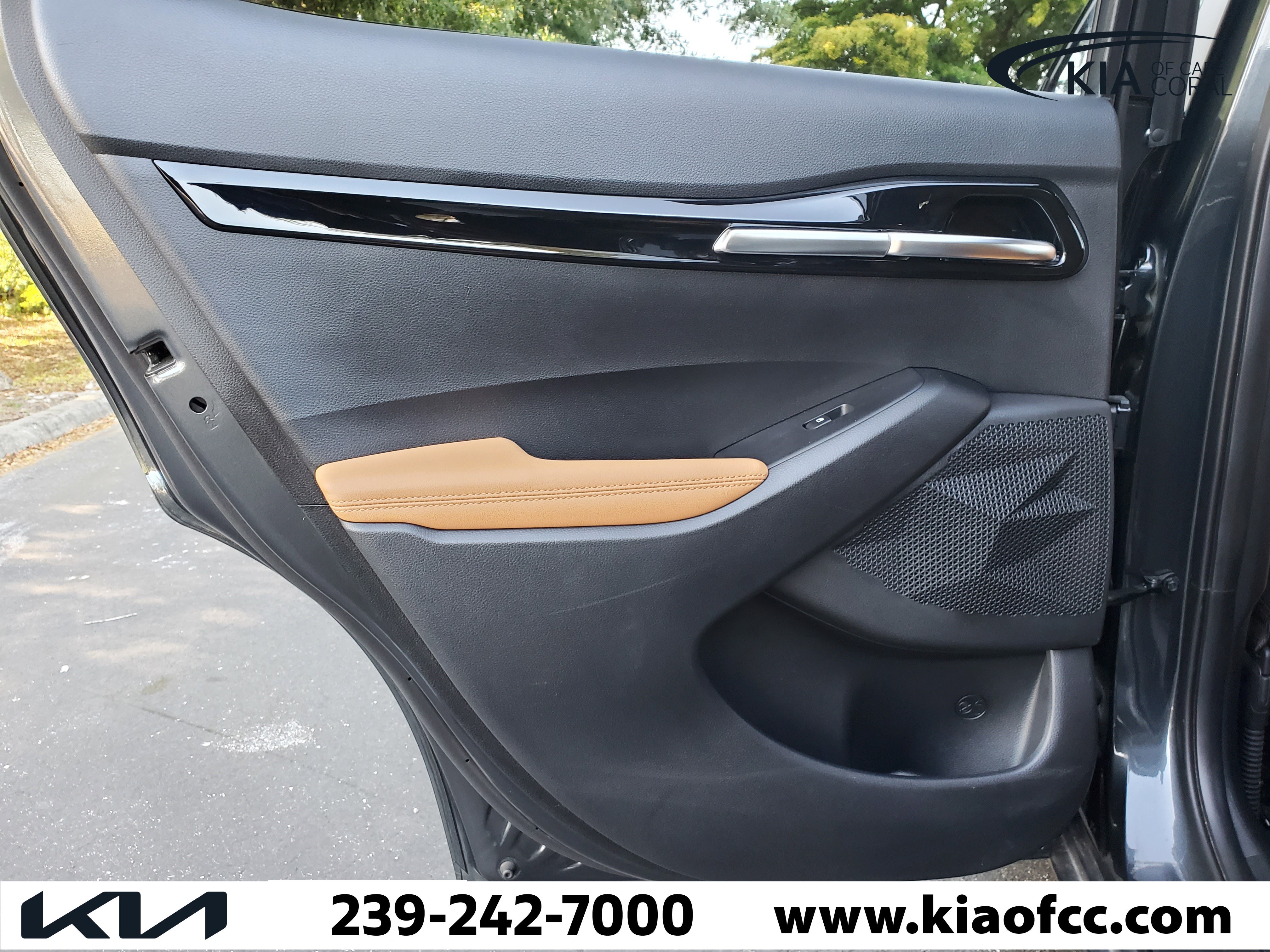 Used 2024 Kia Seltos SX w/ SX Sunroof Package AWD/4WD image 13