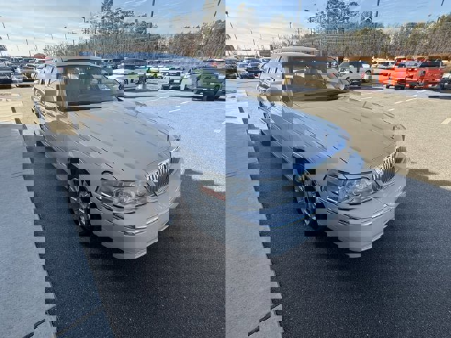 Used 2006 Lincoln Town Car Signature image 8