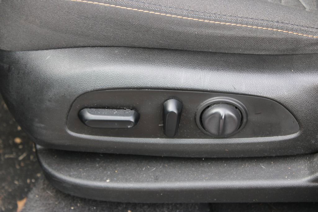 Used 2021 Chevrolet Equinox LT image 16