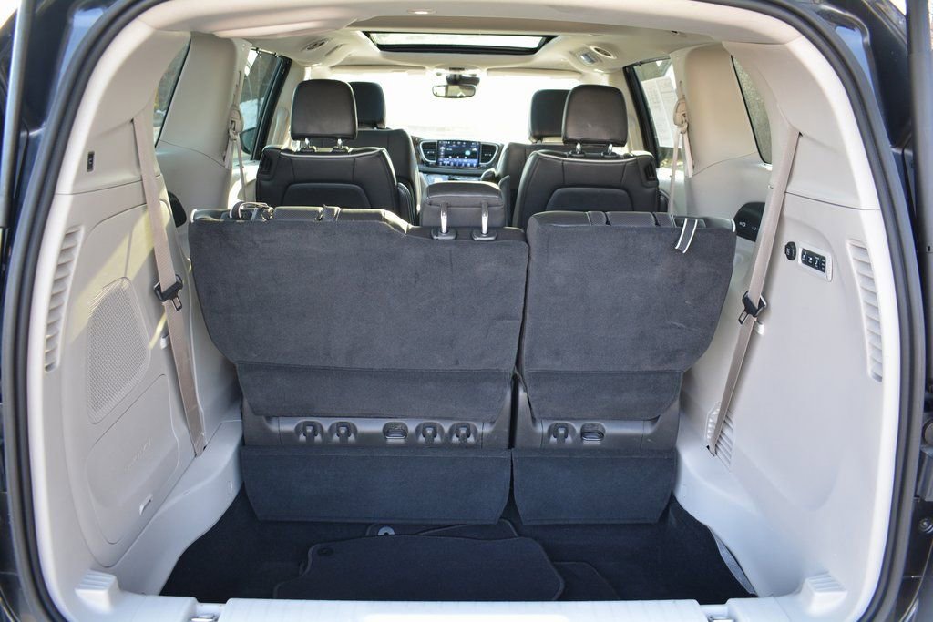 Used 2022 Chrysler Pacifica Limited image 23
