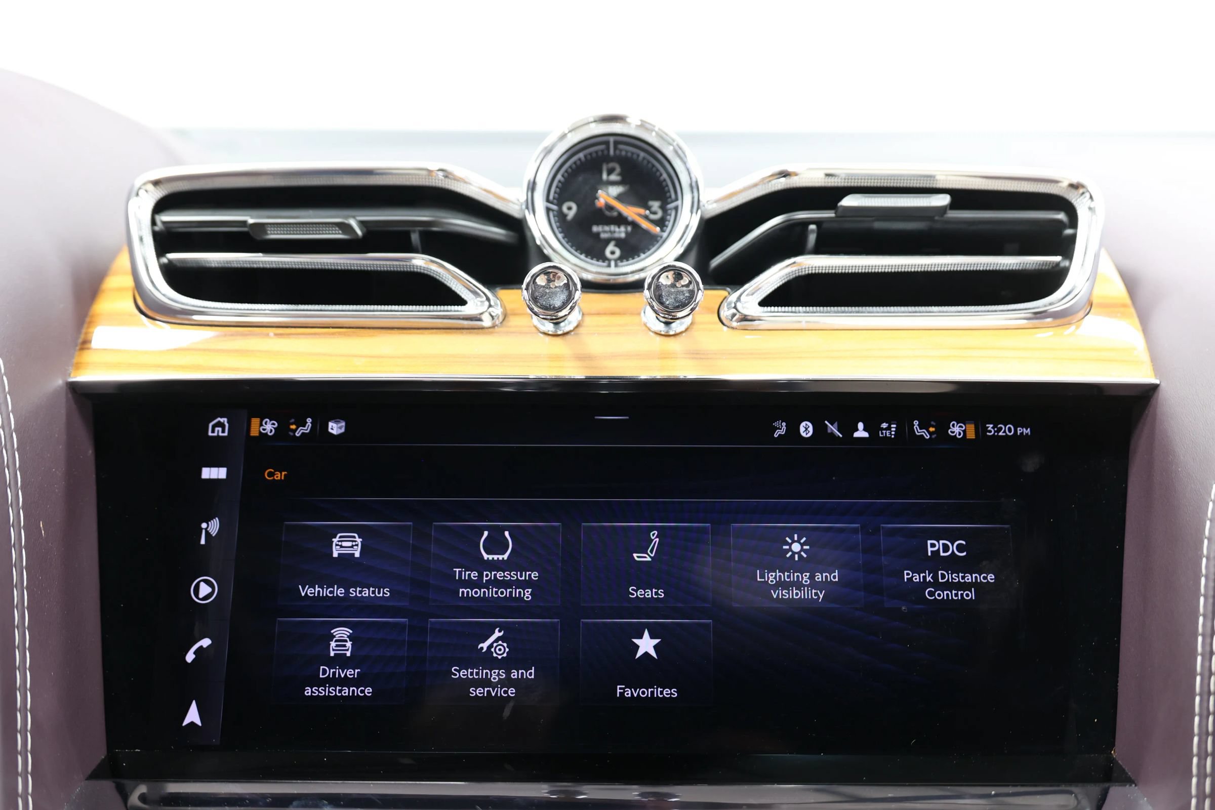 Used 2023 Bentley Bentayga Extended Wheelbase AWD/4WD image 45