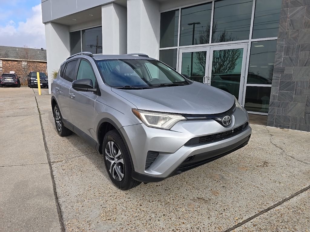 Used 2017 Toyota RAV4 LE image 3