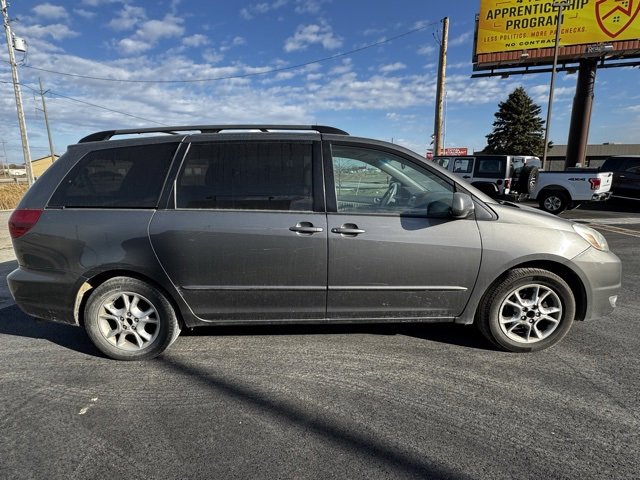 Used 2005 Toyota Sienna XLE image 36