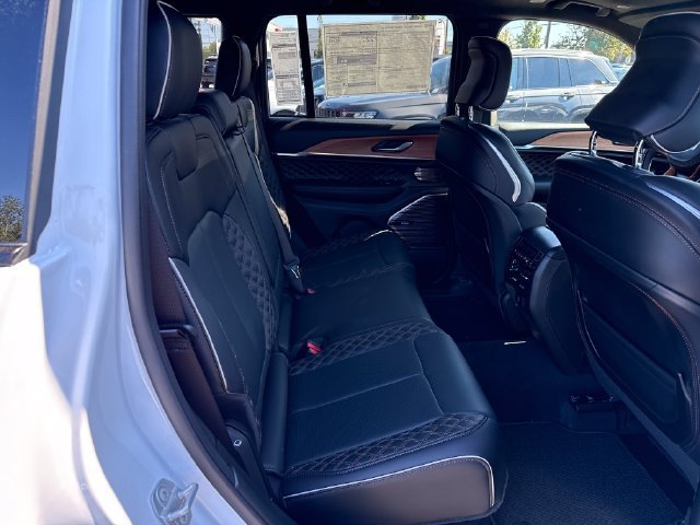 New 2025 Jeep Grand Cherokee Summit AWD/4WD image 10