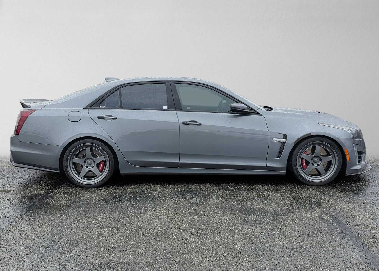 Used 2019 Cadillac CTS V w/ Carbon Fiber Package RWD image 2