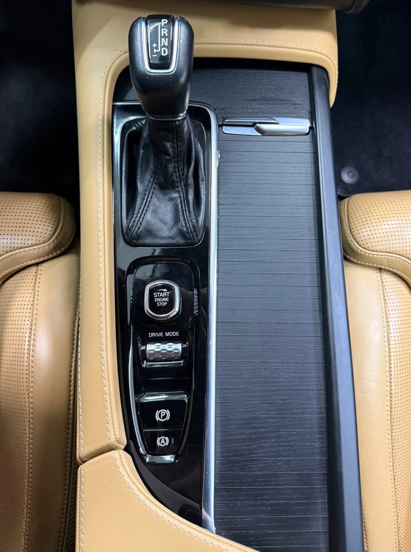 Used 2021 Volvo XC90 T6 Inscription w/ Lounge Package AWD/4WD image 28