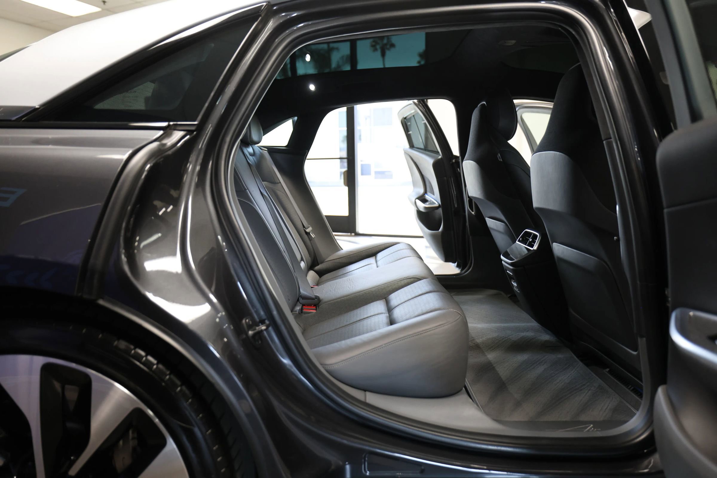 Used 2022 Lucid Air Grand Touring image 43