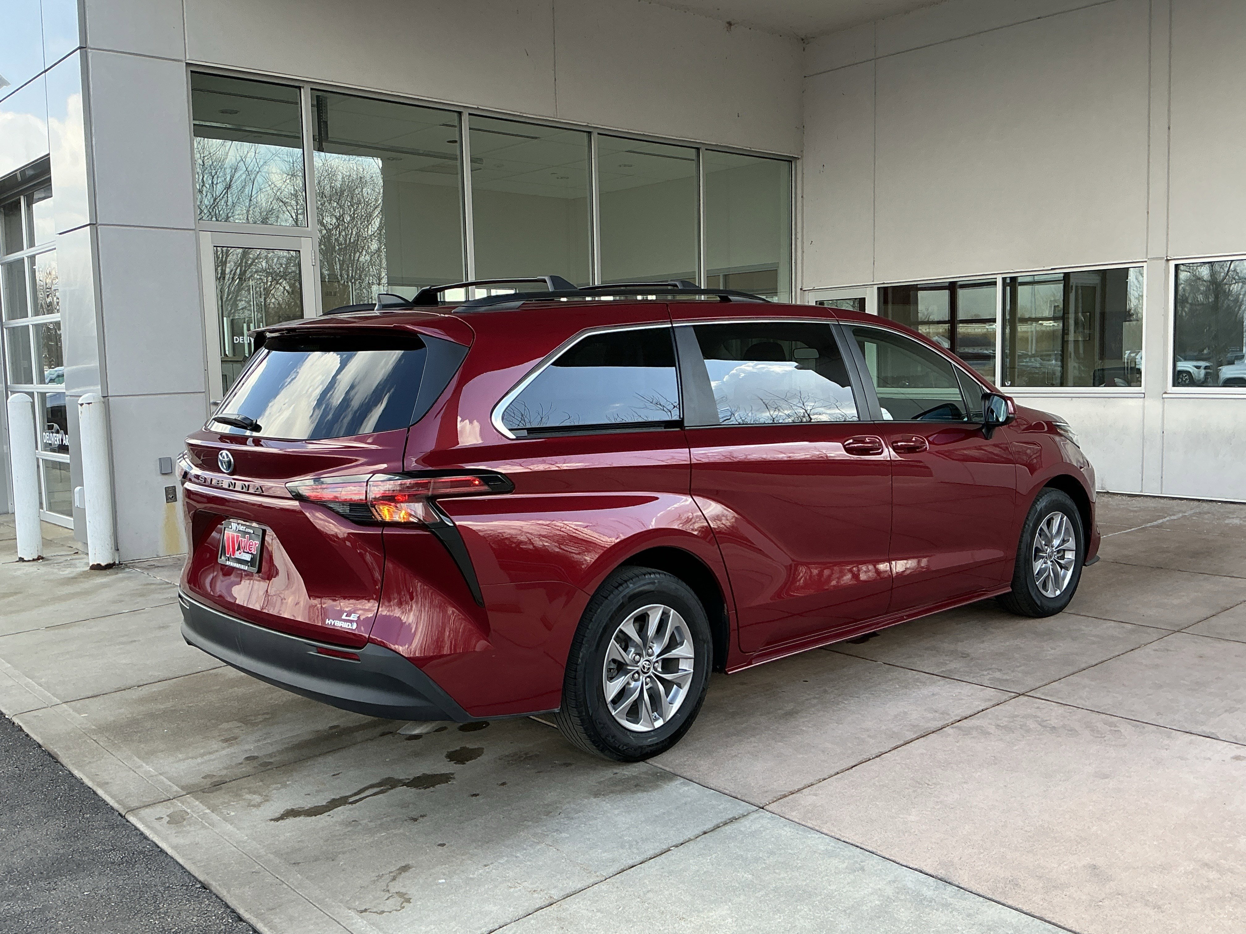 Used 2022 Toyota Sienna LE image 22
