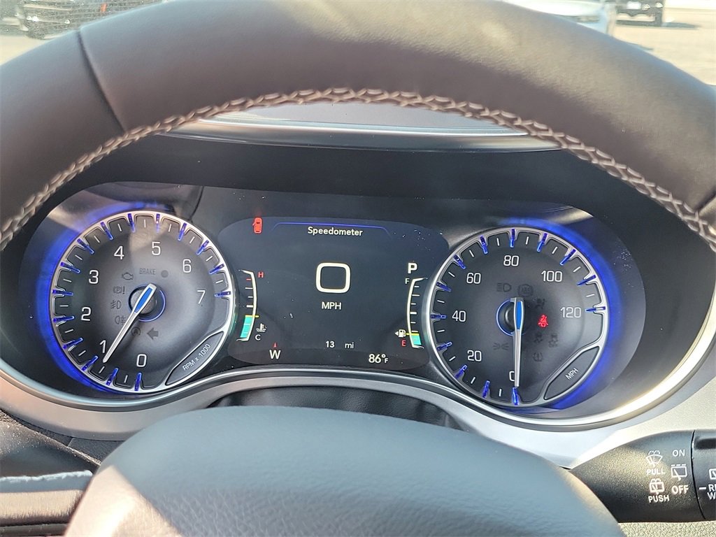 New 2026 Chrysler Pacifica Limited image 29