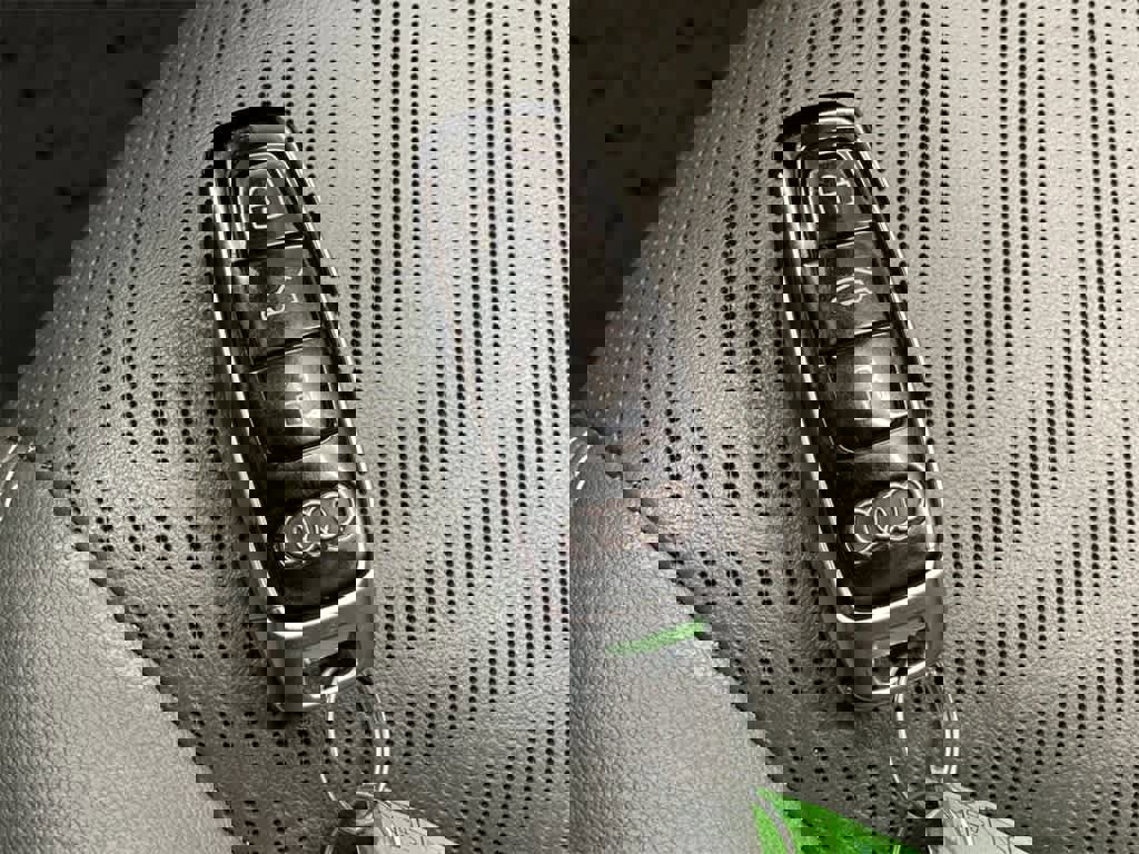 Used 2019 Audi Q8 Premium Plus w/ Premium Plus image 32