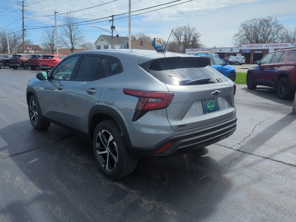 Certified 2024 Chevrolet Trax RS w/ Driver Confidence Package image 7