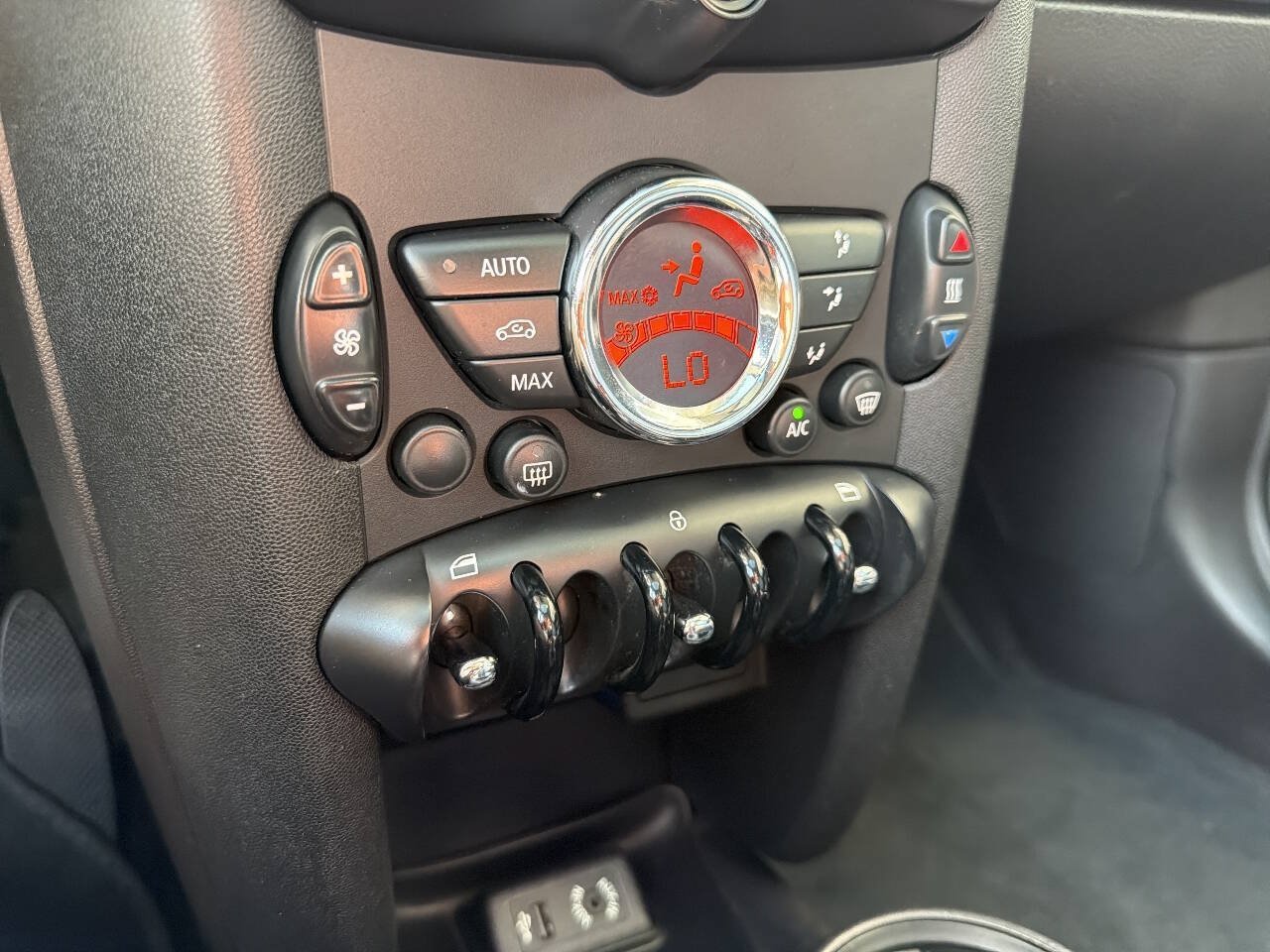 Used 2013 MINI Cooper Clubman FWD image 29