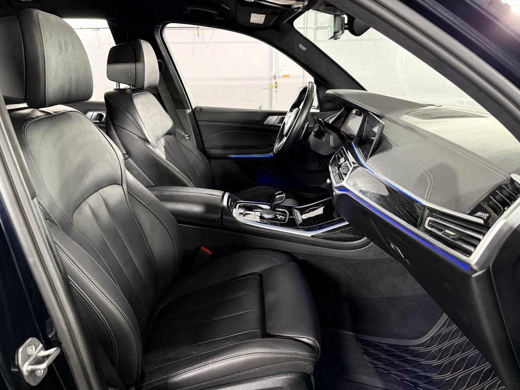Used 2022 BMW X7 xDrive40i w/ M Sport Package AWD/4WD image 31