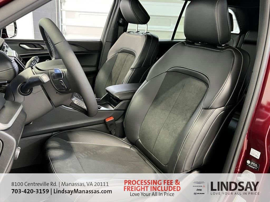 New 2025 Jeep Grand Cherokee Altitude image 22