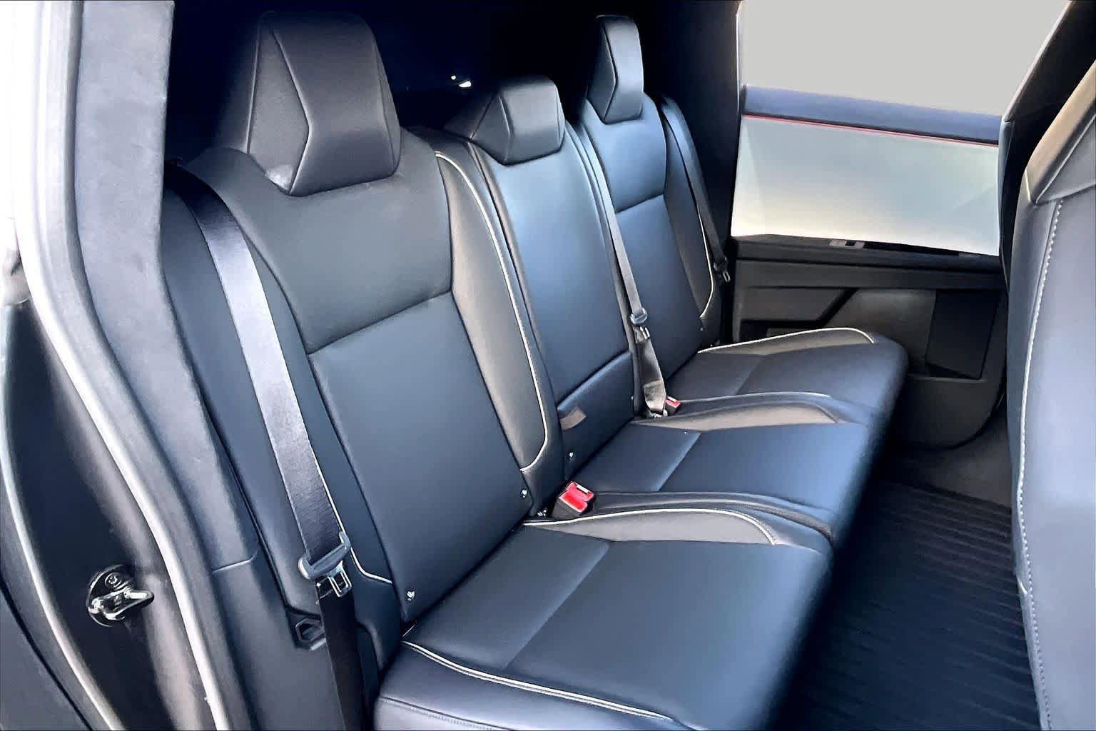 Used 2024 Tesla Cybertruck AWD Crew Cab image 17