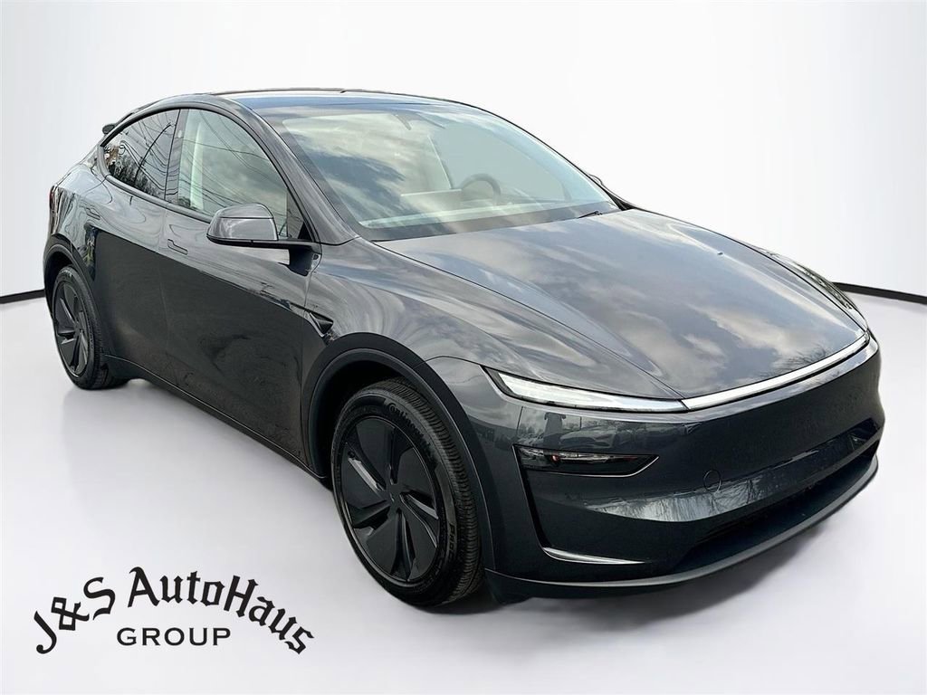 Used 2026 Tesla Model Y Long Range image 1