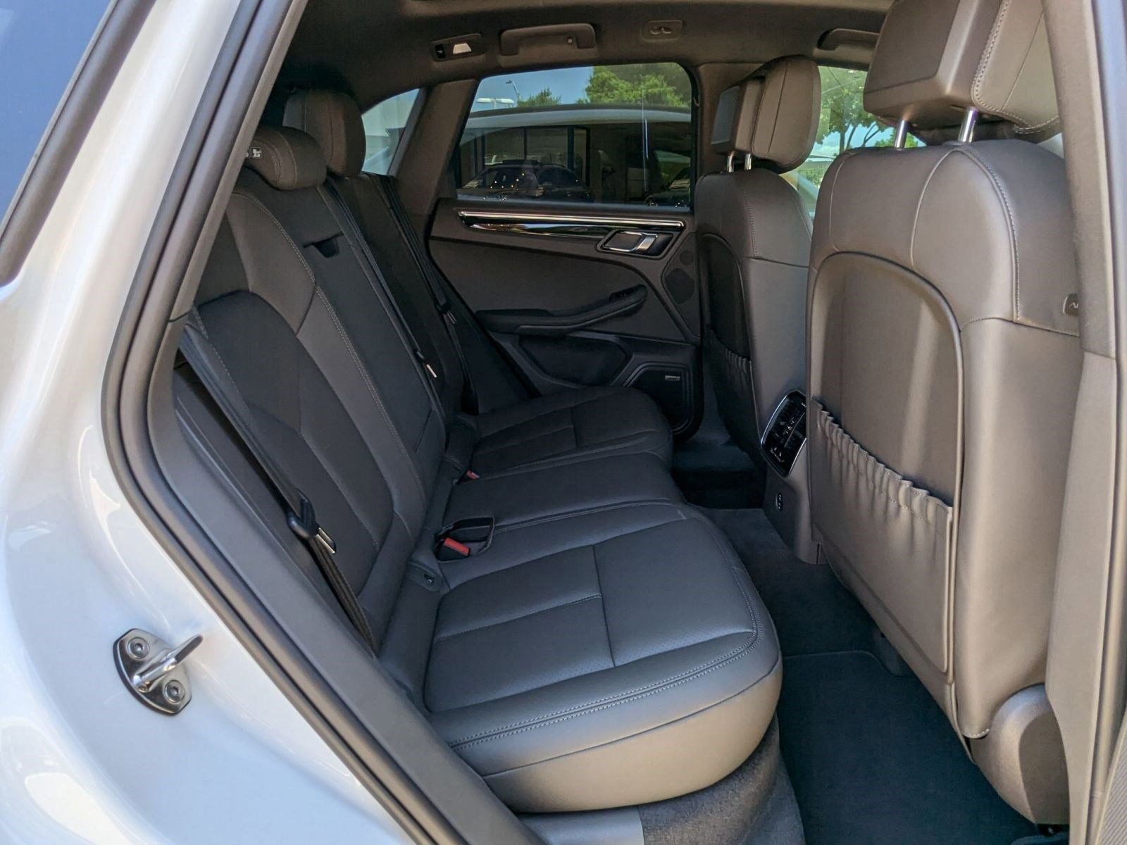 Used 2025 Porsche Macan image 24