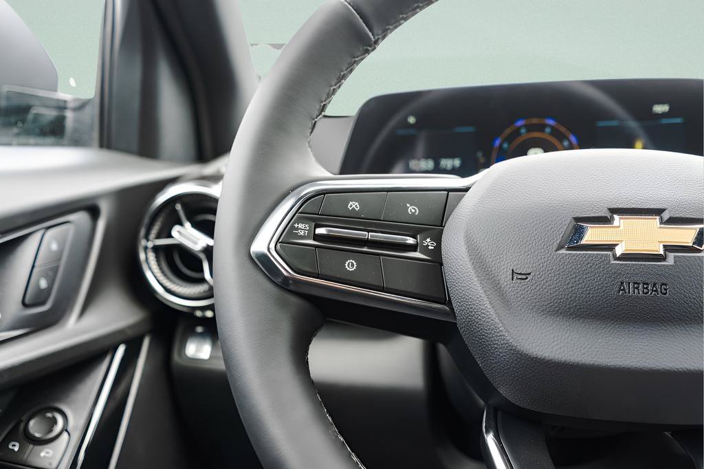 New 2026 Chevrolet Equinox LT w/ Convenience Package II FWD image 10