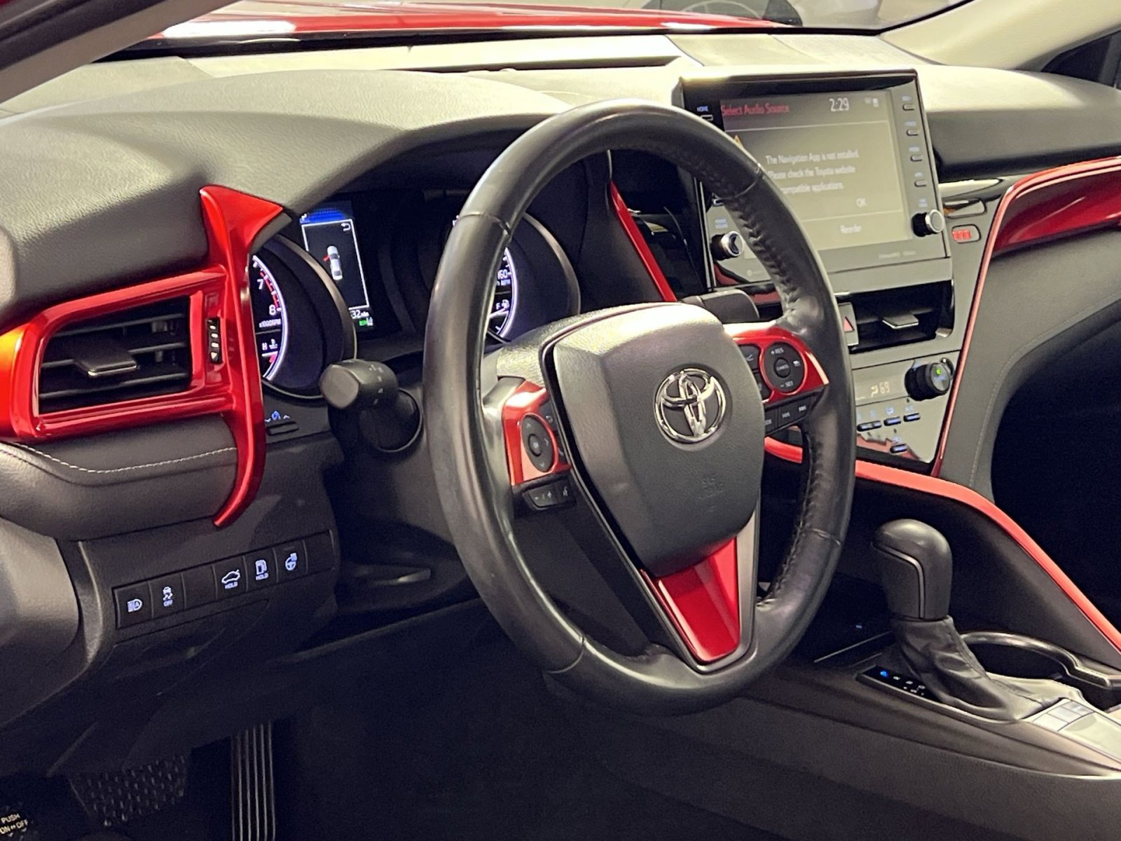 Used 2022 Toyota Camry SE w/ Cold Weather Package image 16