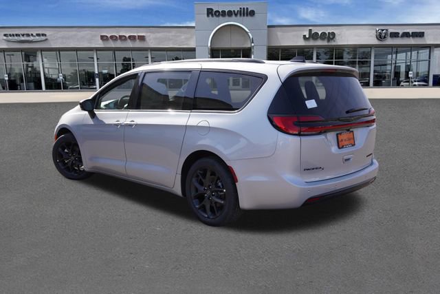 New 2026 Chrysler Pacifica Limited w/ S Appearance Package image 6