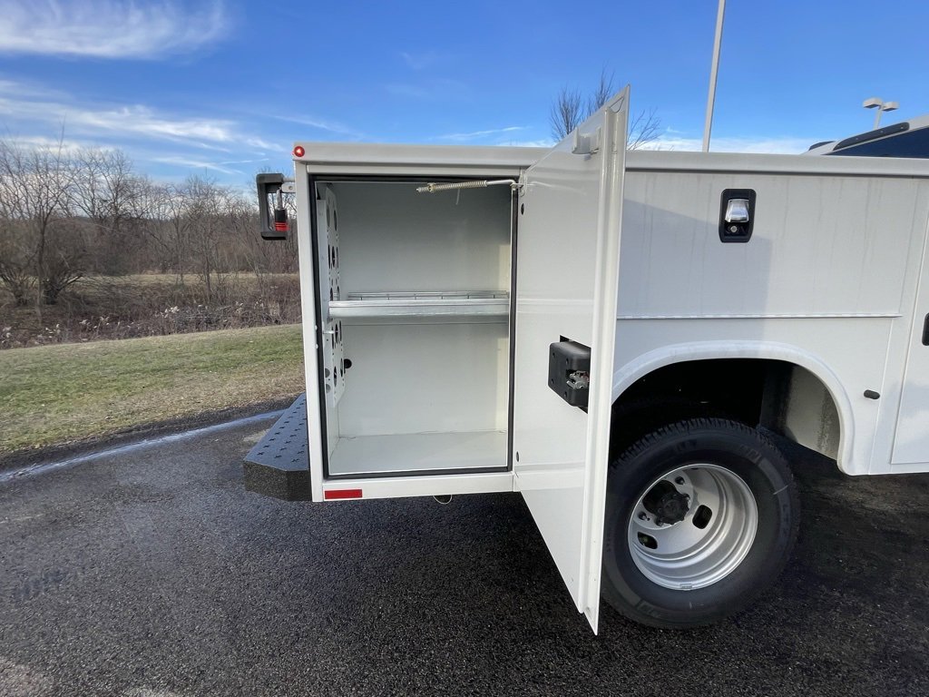 New 2026 Ford F350 XL w/ XL Chrome Package image 22