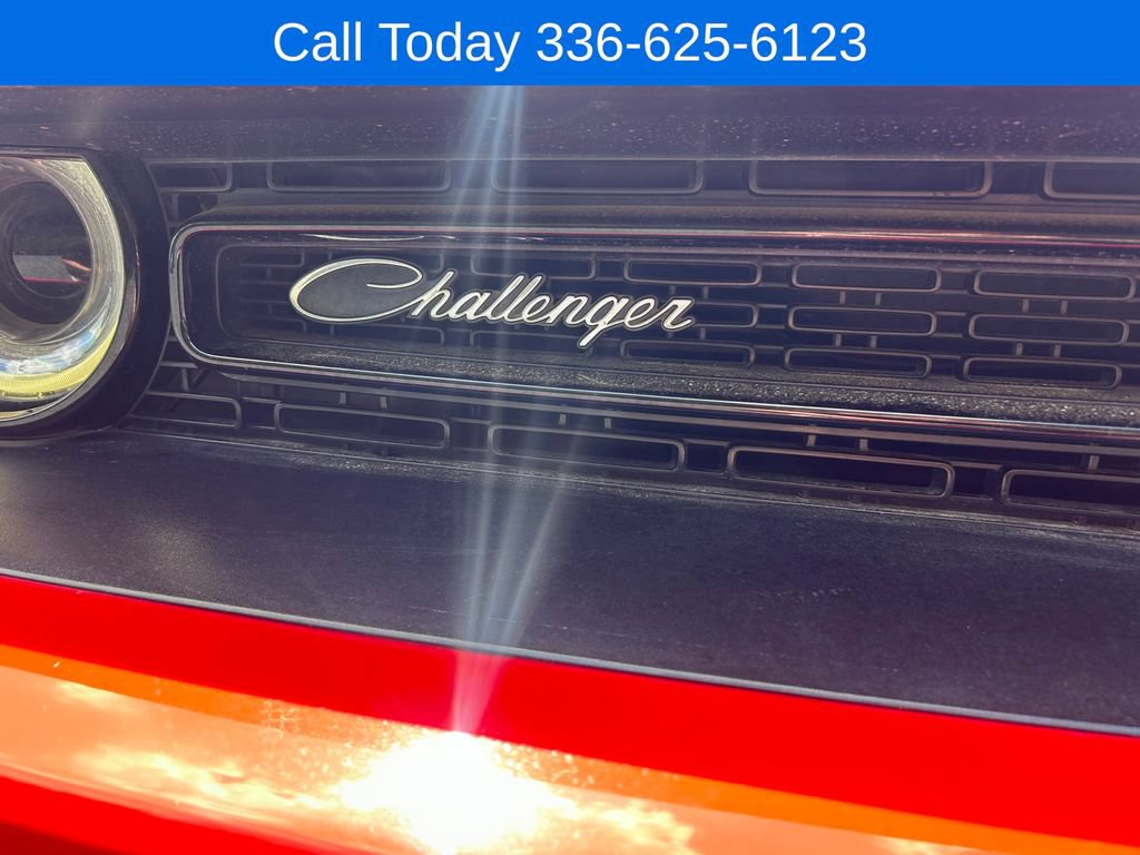 Used 2016 Dodge Challenger R/T RWD image 11