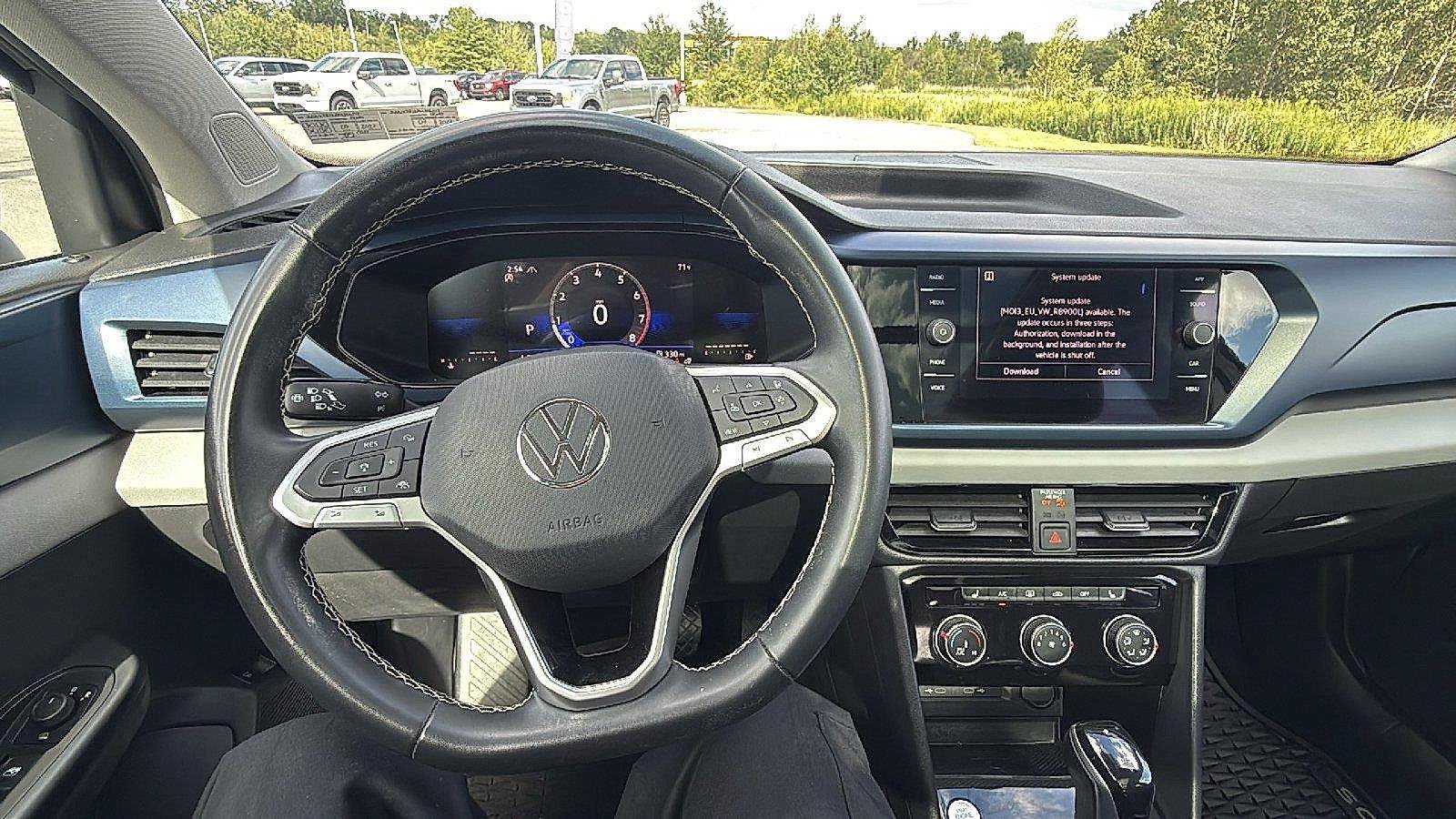 Used 2023 Volkswagen Taos SE w/ Panoramic Sunroof Package AWD/4WD image 26