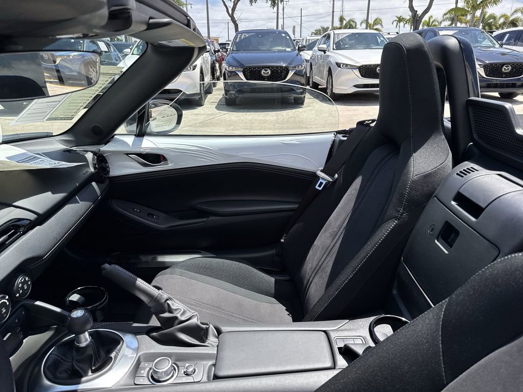 New 2026 MAZDA MX-5 Miata Club w/ Interior Package RWD image 19