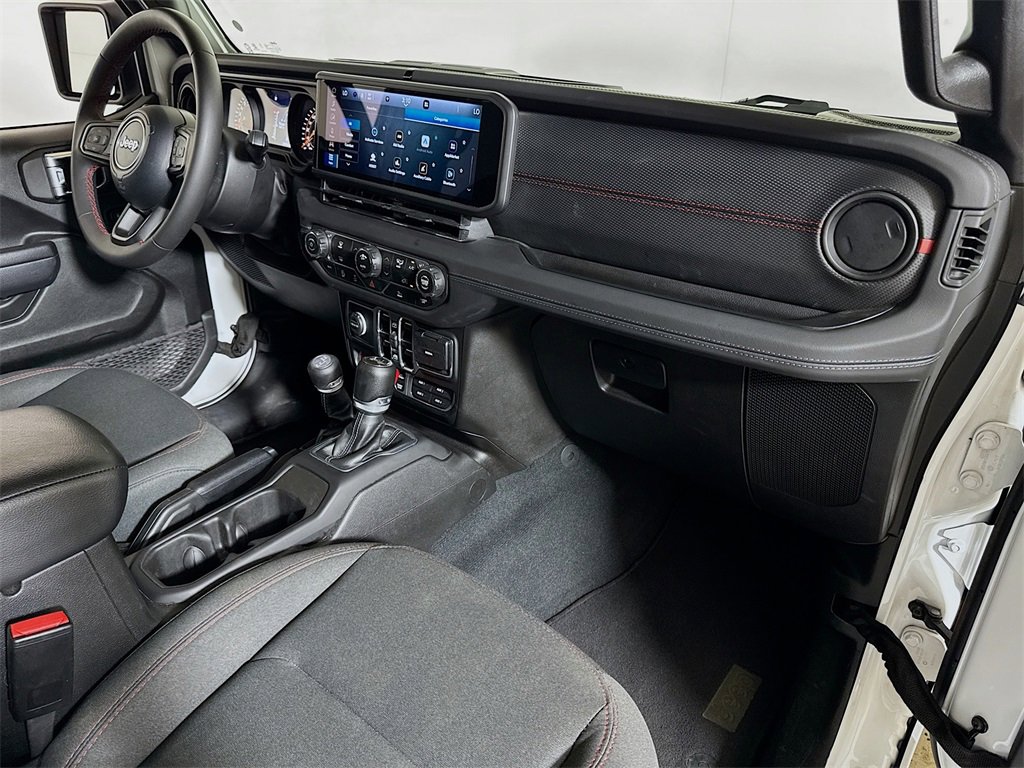 Used 2024 Jeep Wrangler Unlimited Rubicon image 25