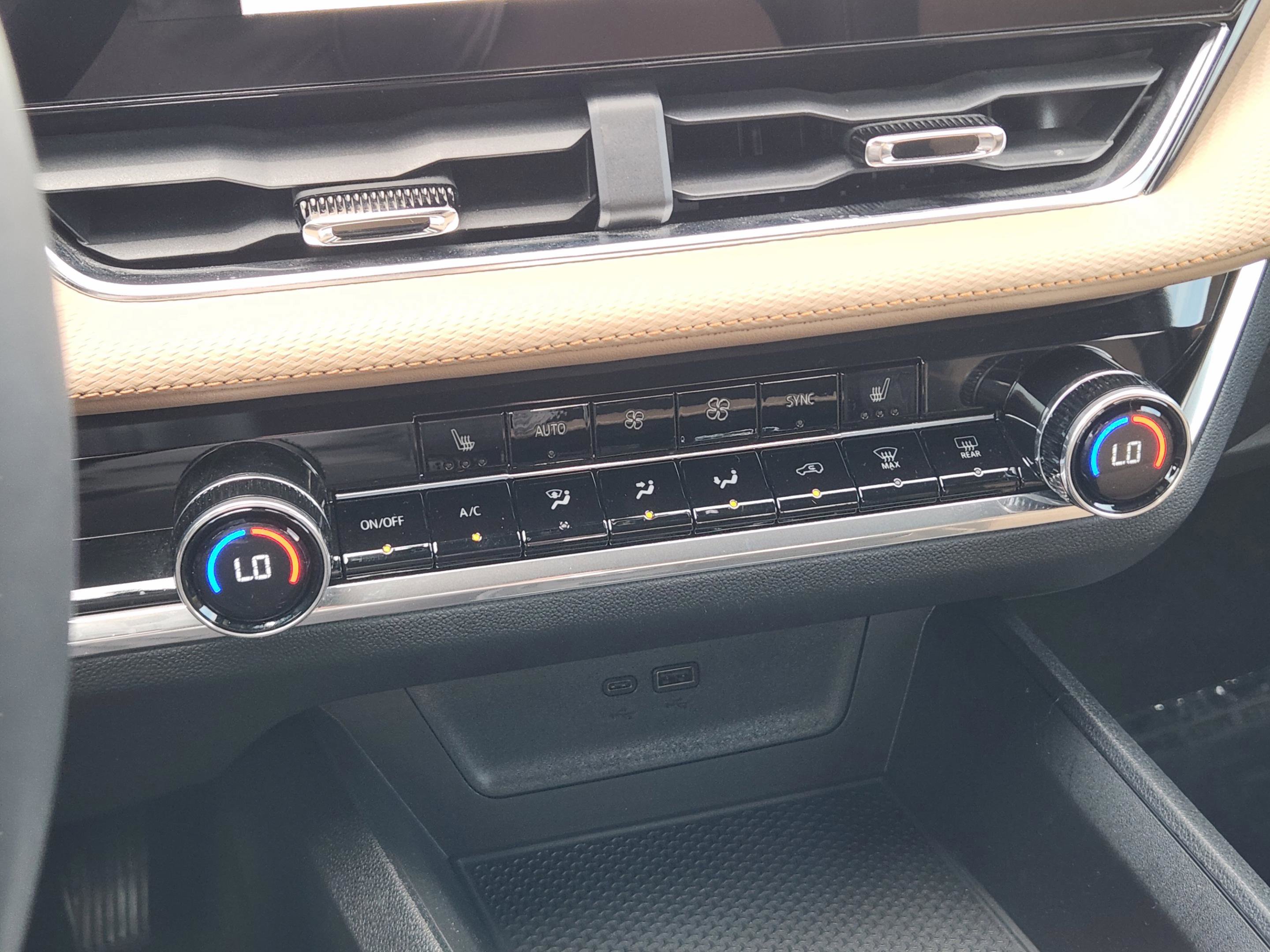 Used 2025 Chevrolet Equinox ACTIV w/ Safety and Technology Package image 22