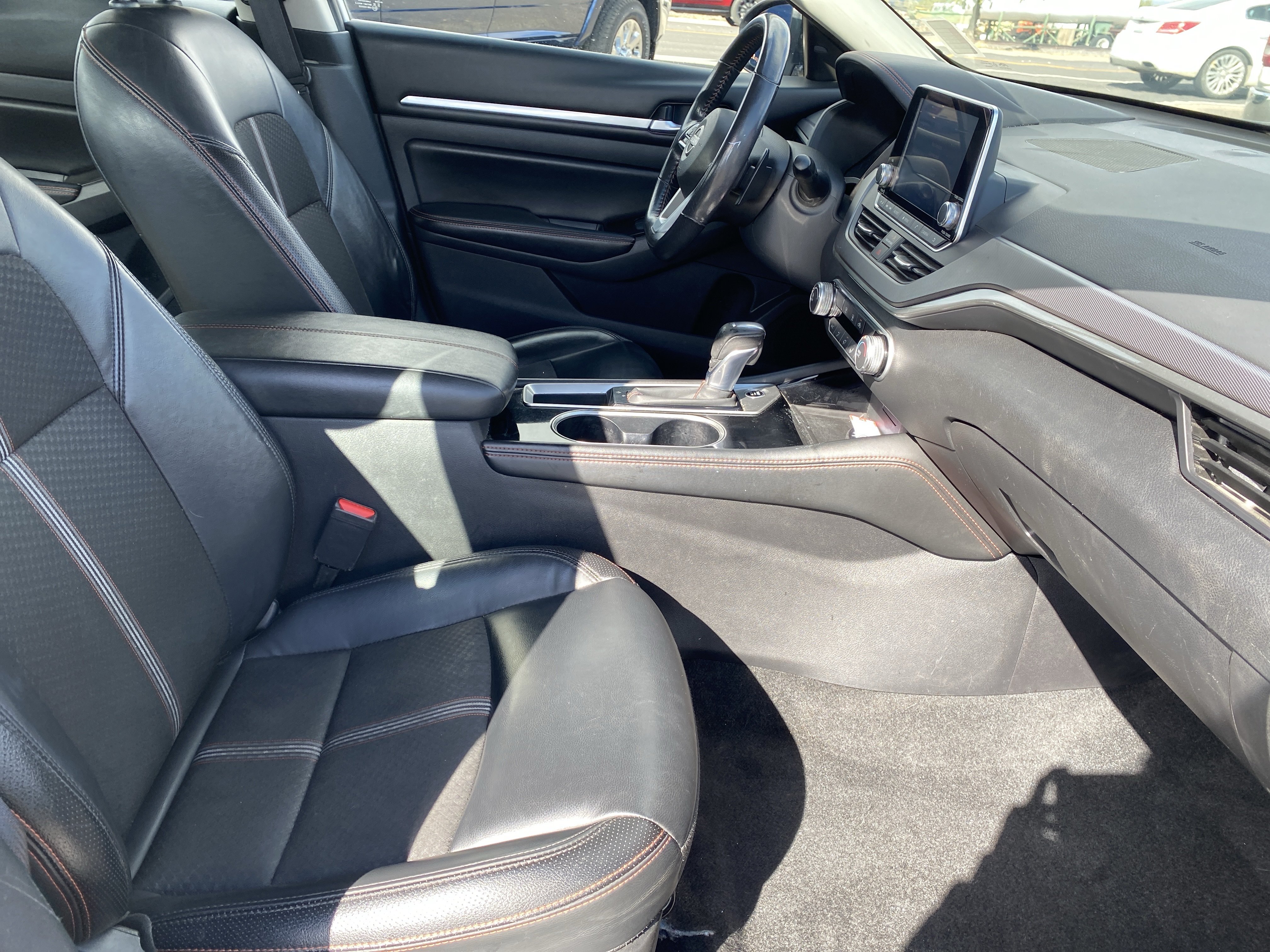 Used 2024 Nissan Altima 2.5 SR FWD image 29