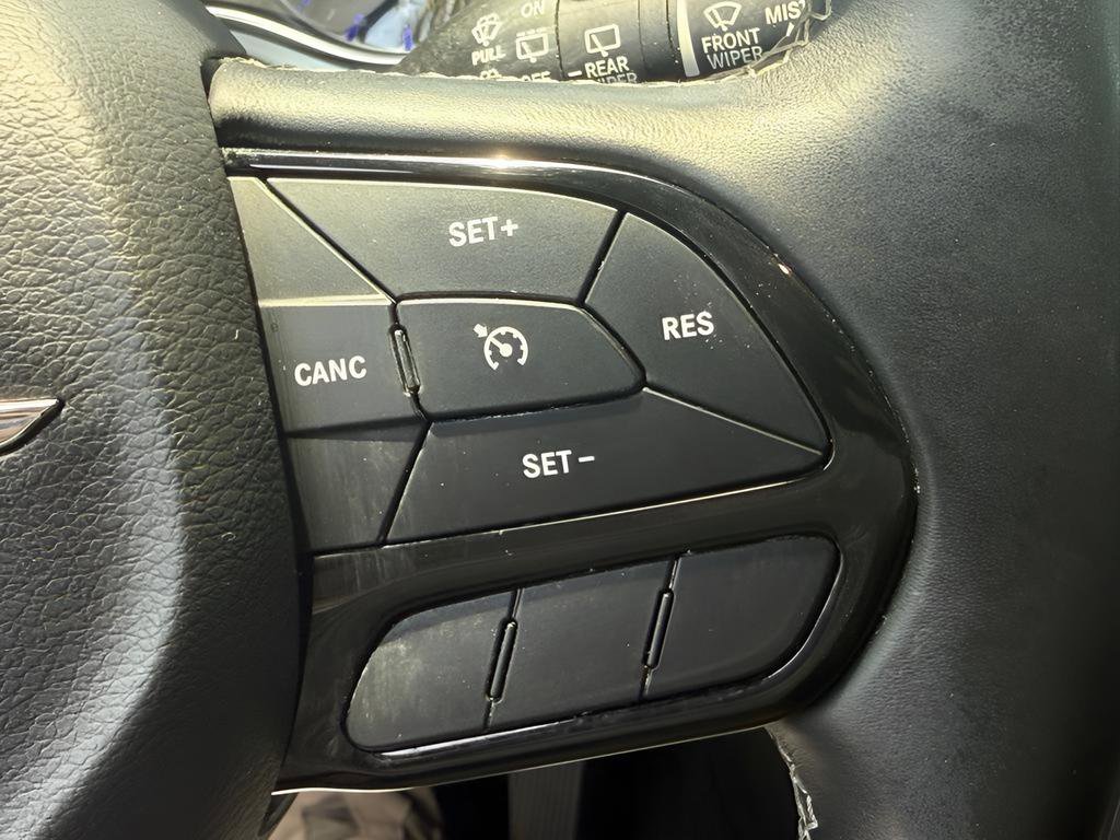 Used 2018 Chrysler Pacifica Touring Plus w/ S Appearance Package FWD image 17