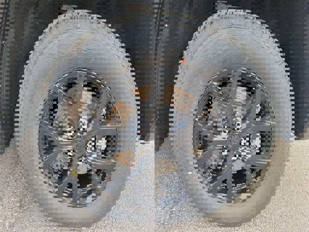 Used 2024 Jeep Grand Cherokee L Laredo image 11