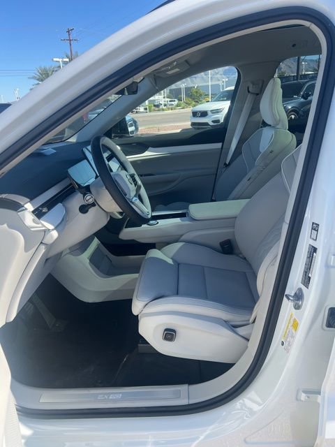 New 2025 Volvo EX90 Ultra w/ Protection Package Premier image 18