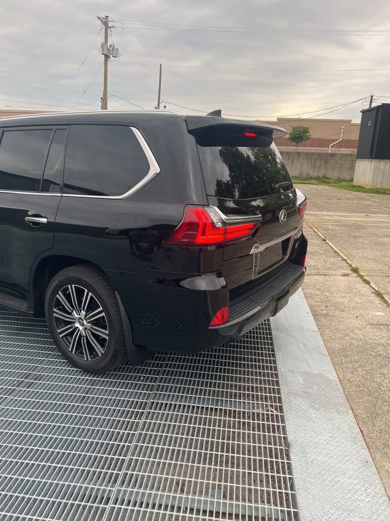 Used 2021 Lexus LX 570 4WD w/ Luxury Package image 6