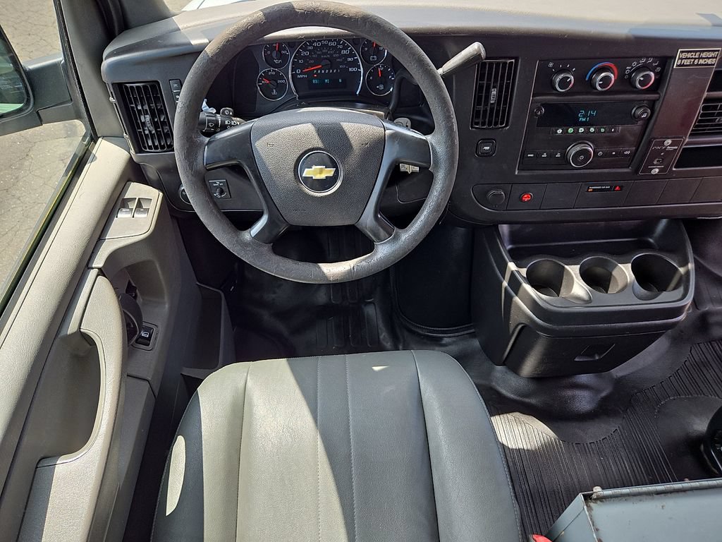 Used 2010 Chevrolet Express 1500 RWD image 18