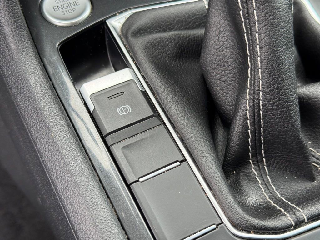 Used 2022 Volkswagen Tiguan SE FWD image 20