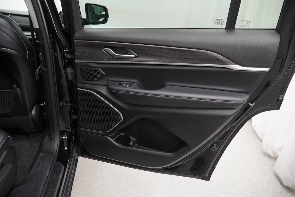 Used 2022 Jeep Grand Cherokee L Limited image 48