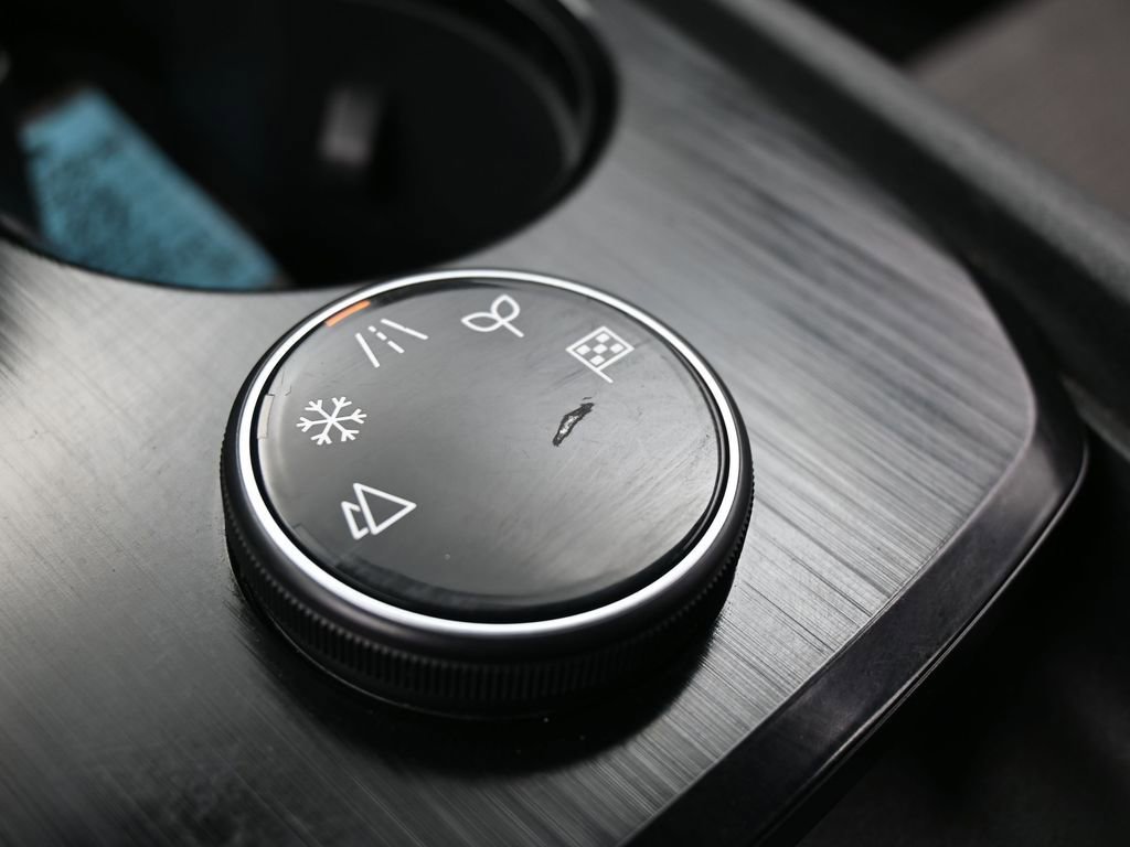 Used 2023 Nissan Rogue SV image 27