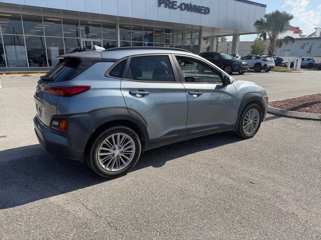 Used 2021 Hyundai Kona SEL Plus w/ Cargo Package FWD image 3
