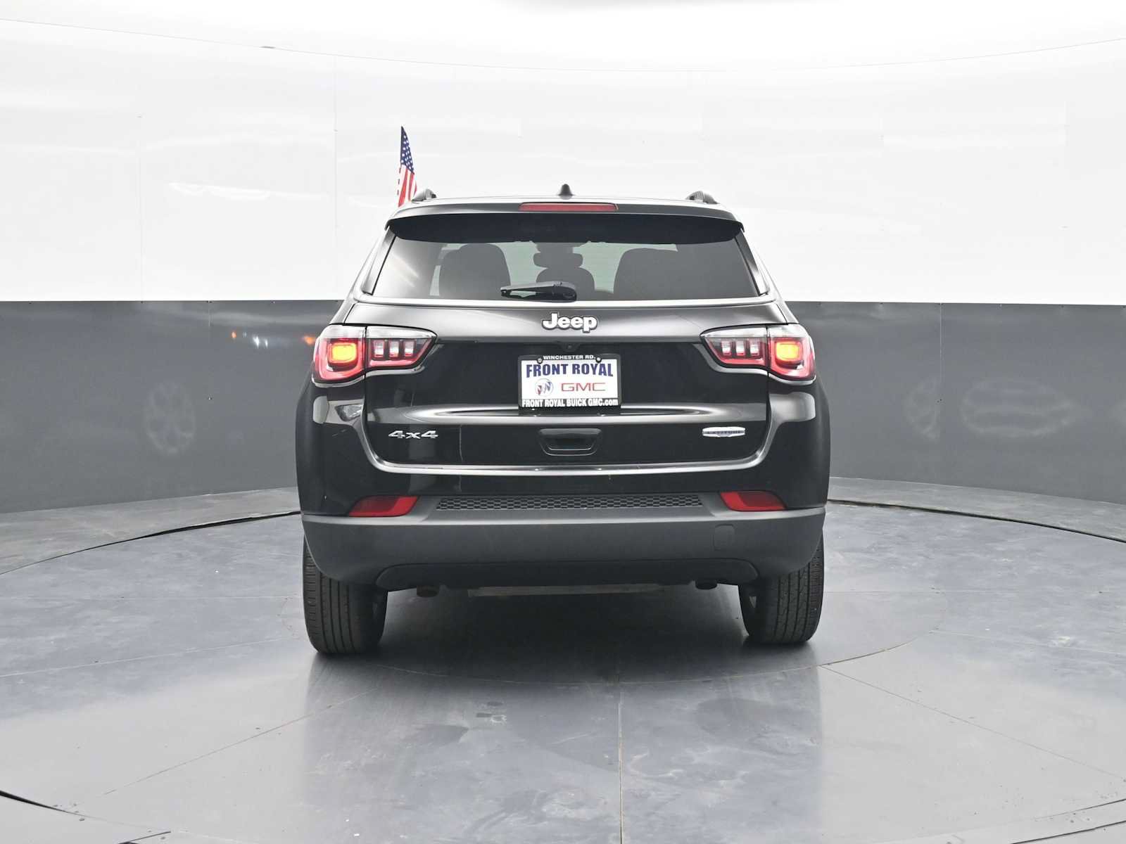 Used 2024 Jeep Compass Latitude AWD/4WD image 6