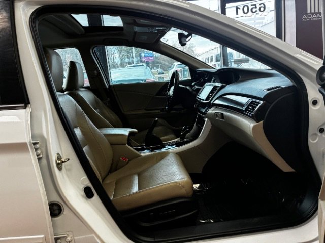 Used 2016 Honda Accord EX-L image 32