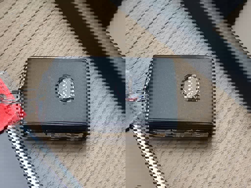 Certified 2026 Volvo XC60 B5 Plus w/ Protection Package Premier image 32