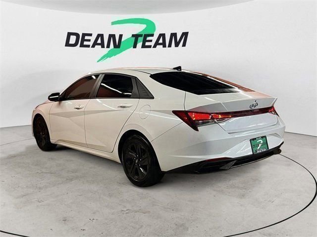 Used 2021 Hyundai Elantra SEL w/ Convenience Package image 7