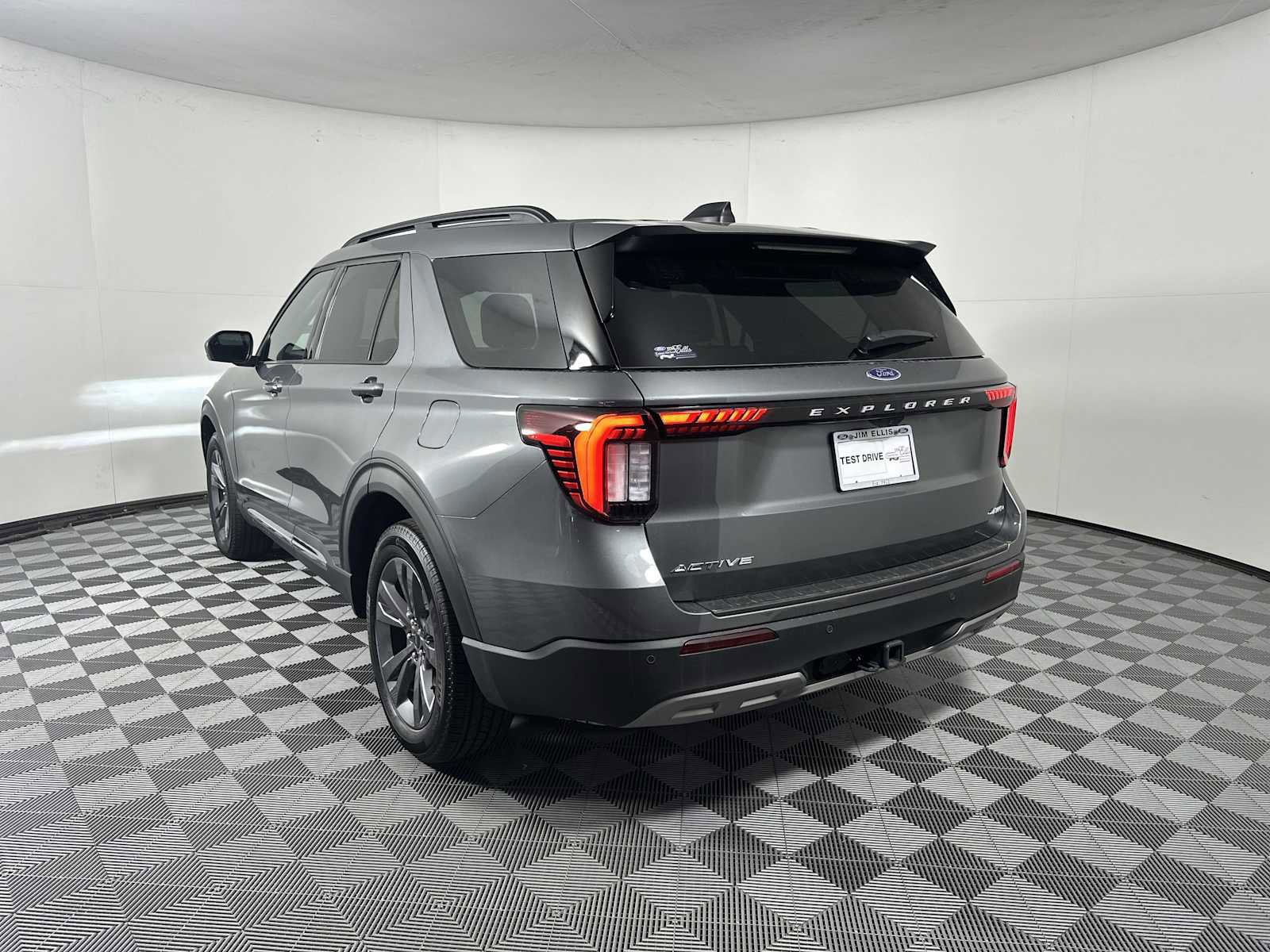 New 2025 Ford Explorer Active w/ Active Comfort Package image 5
