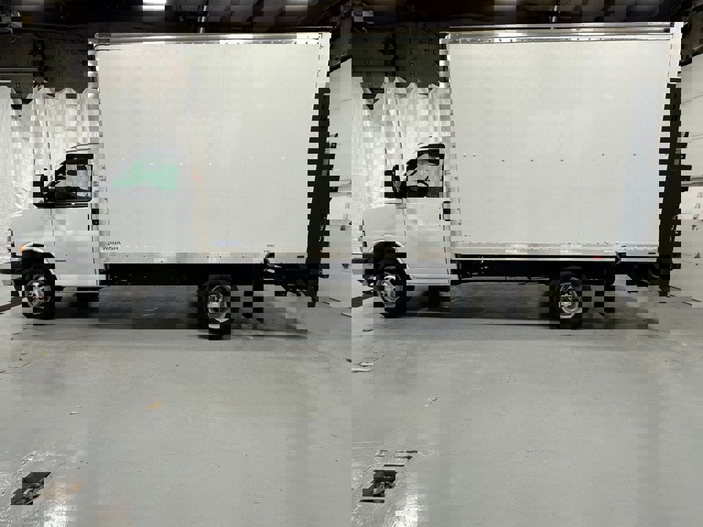 Used 2022 Chevrolet Express 3500 w/ Power Convenience Package image 4