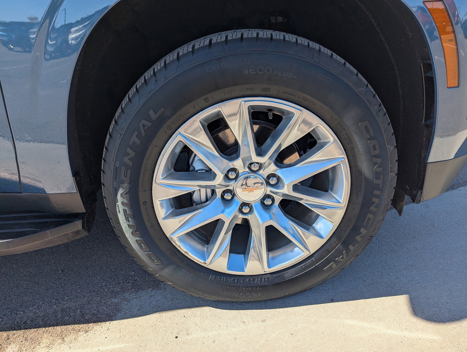 Certified 2025 Chevrolet Suburban Premier image 9